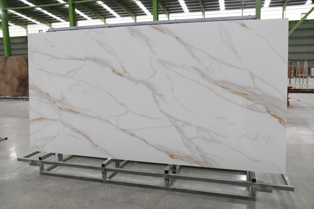Calacatta Gold Mate